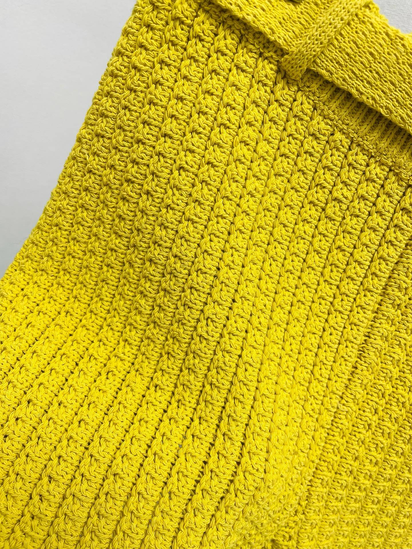 CHNEL Lace Crew Neck Fortune Yellow Knit Shorts