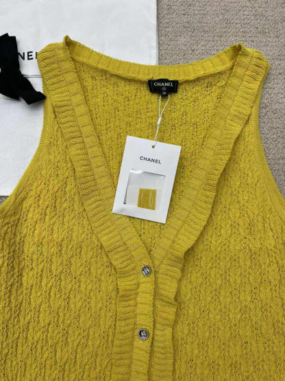 CHNEL Lace Crew Neck Fortune Yellow Knit Vest