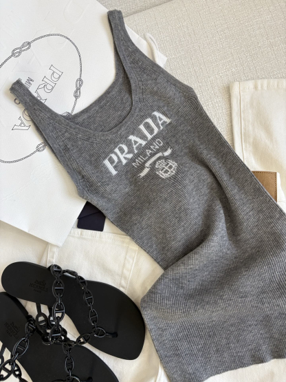 PRAD25SS Classic Knit Vest Light Grey