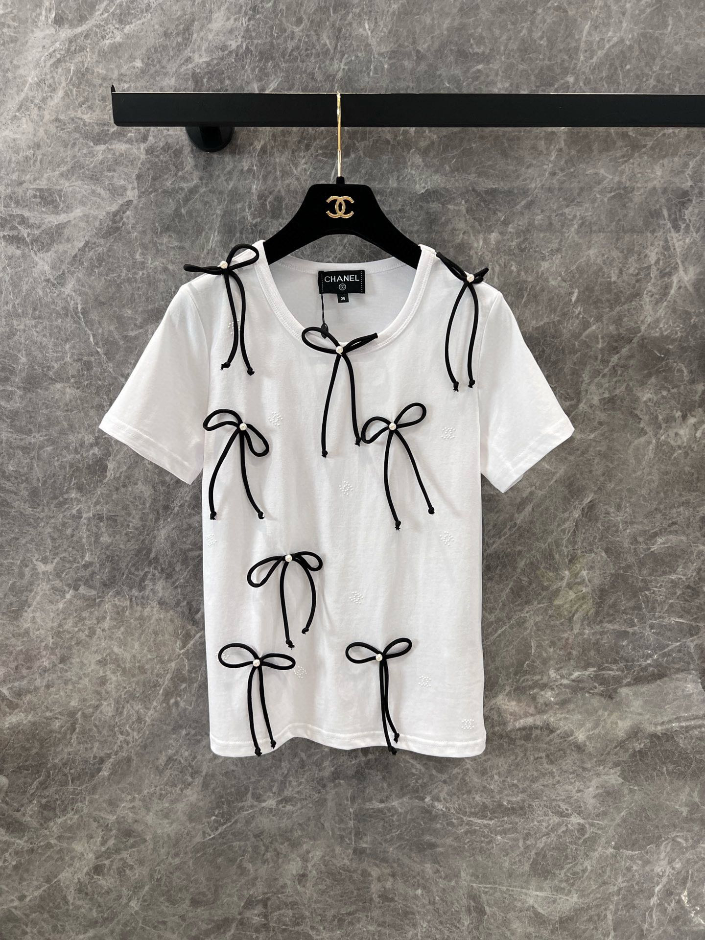 CHANE25SS round neck with rhinestone bow short sleeve t-shirt