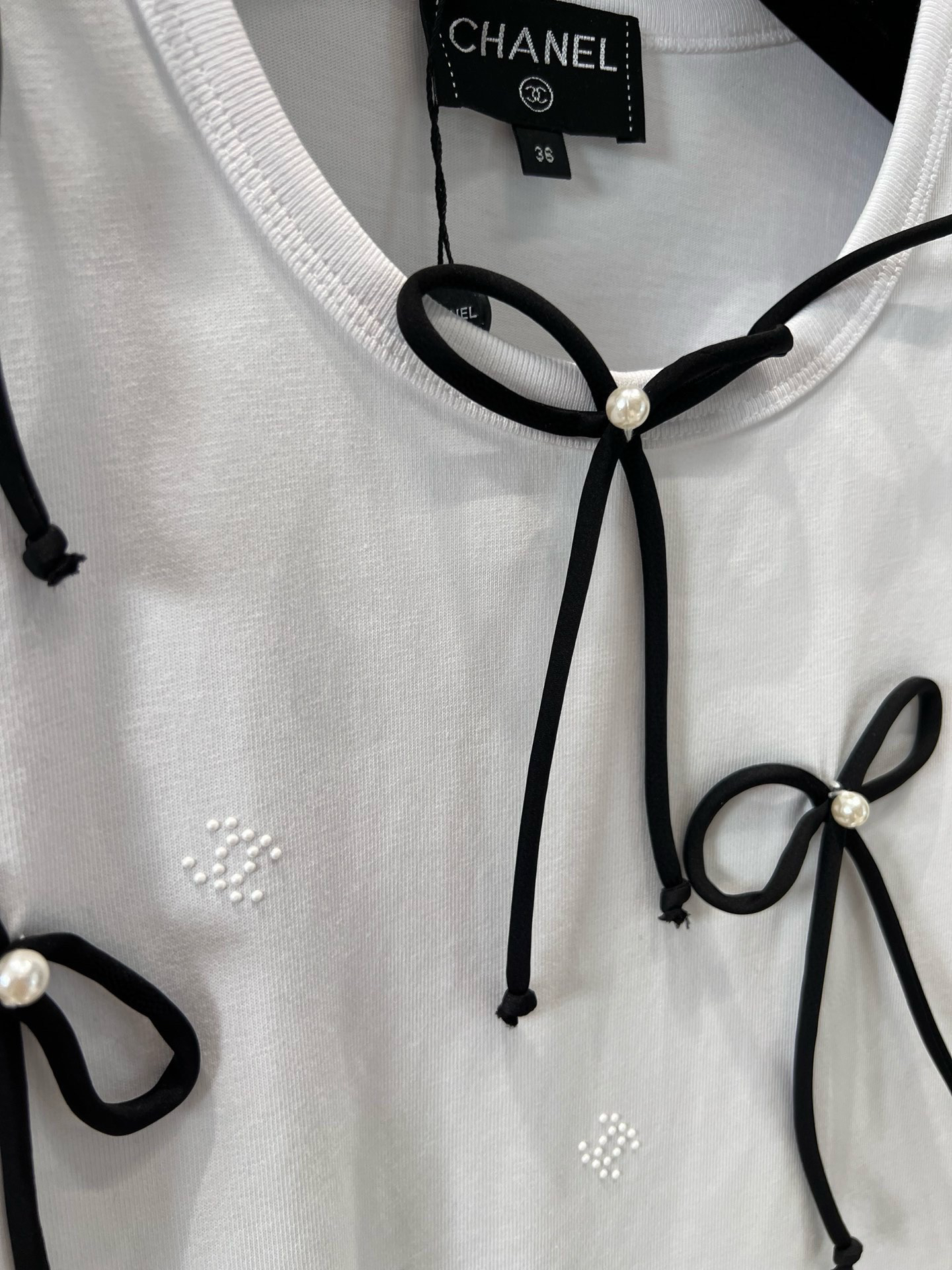 CHANE25SS round neck with rhinestone bow short sleeve t-shirt