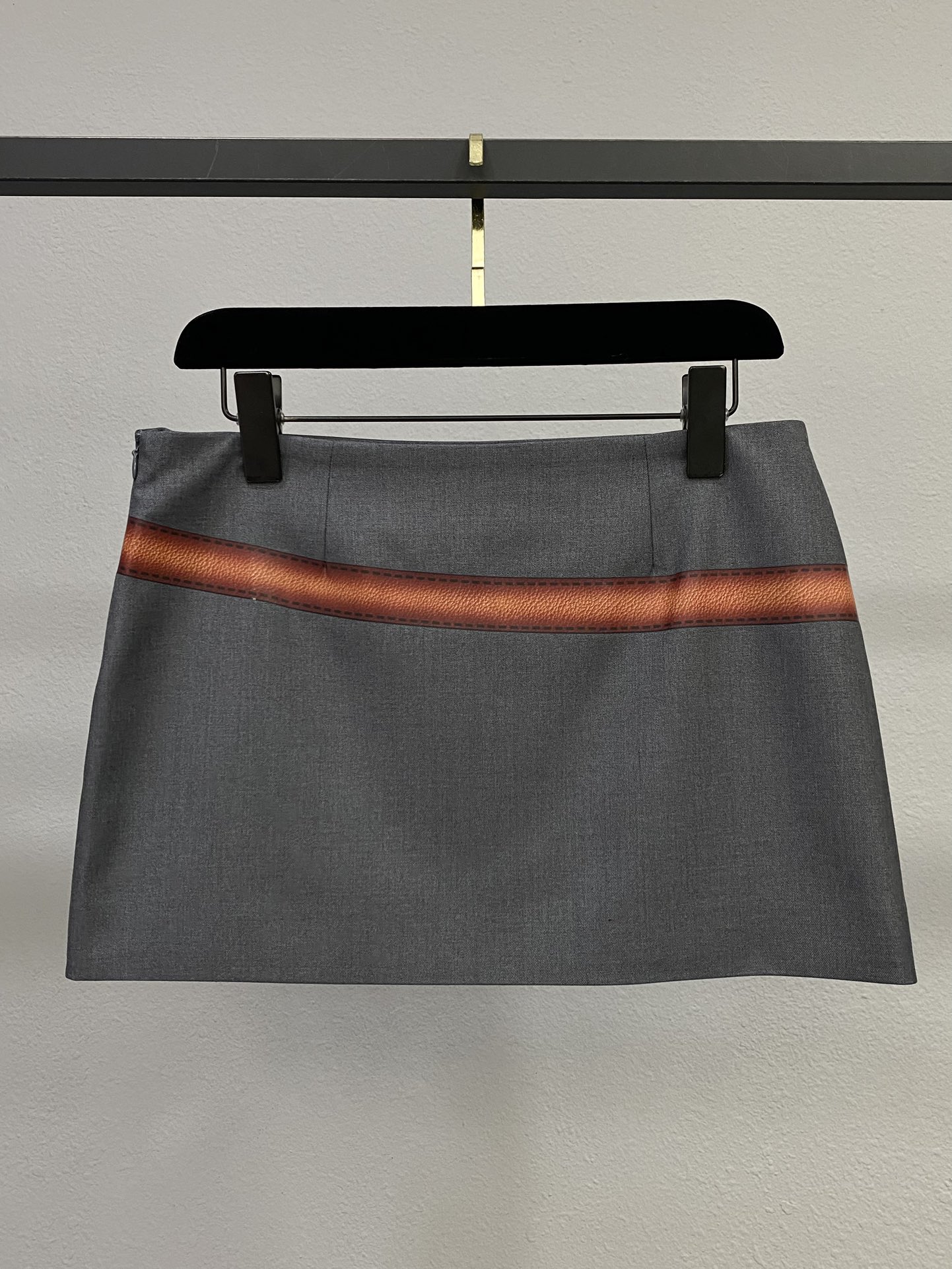 PRAD25SSa-line fit small short skirt