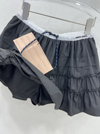 MIU25SS Clashing Colour Elasticated Waist Black Pleated Skirt