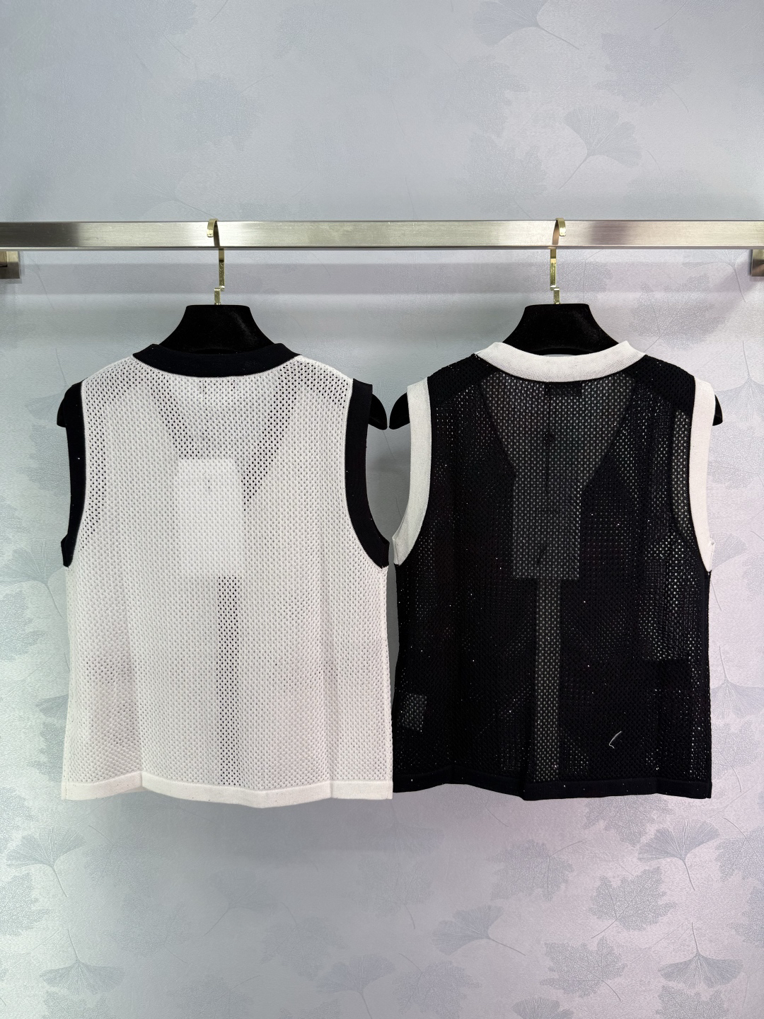 CHANE25SS knitted v-neck slit vest