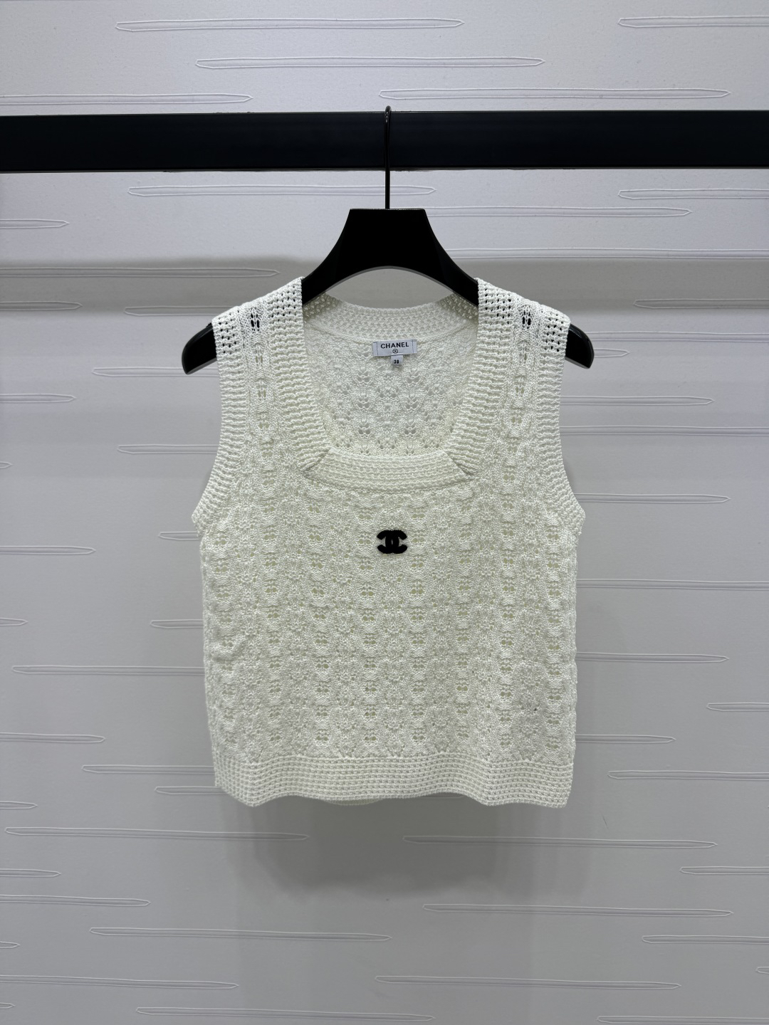 CHANE25SS Openwork Floral Knit Vest