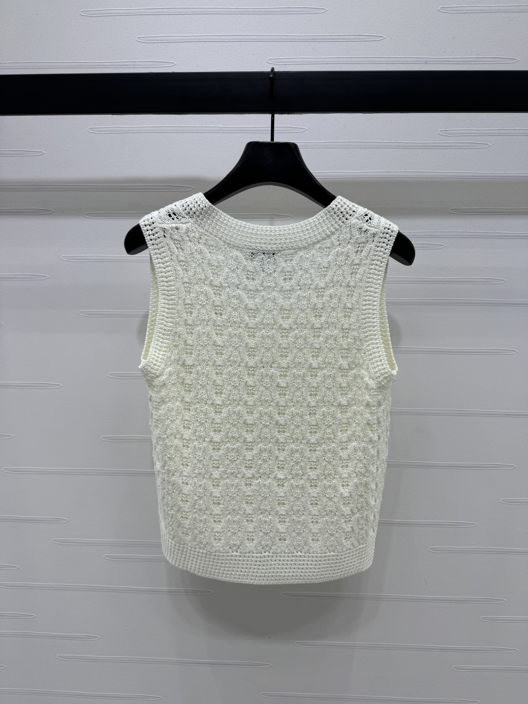 CHANE25SS Openwork Floral Knit Vest