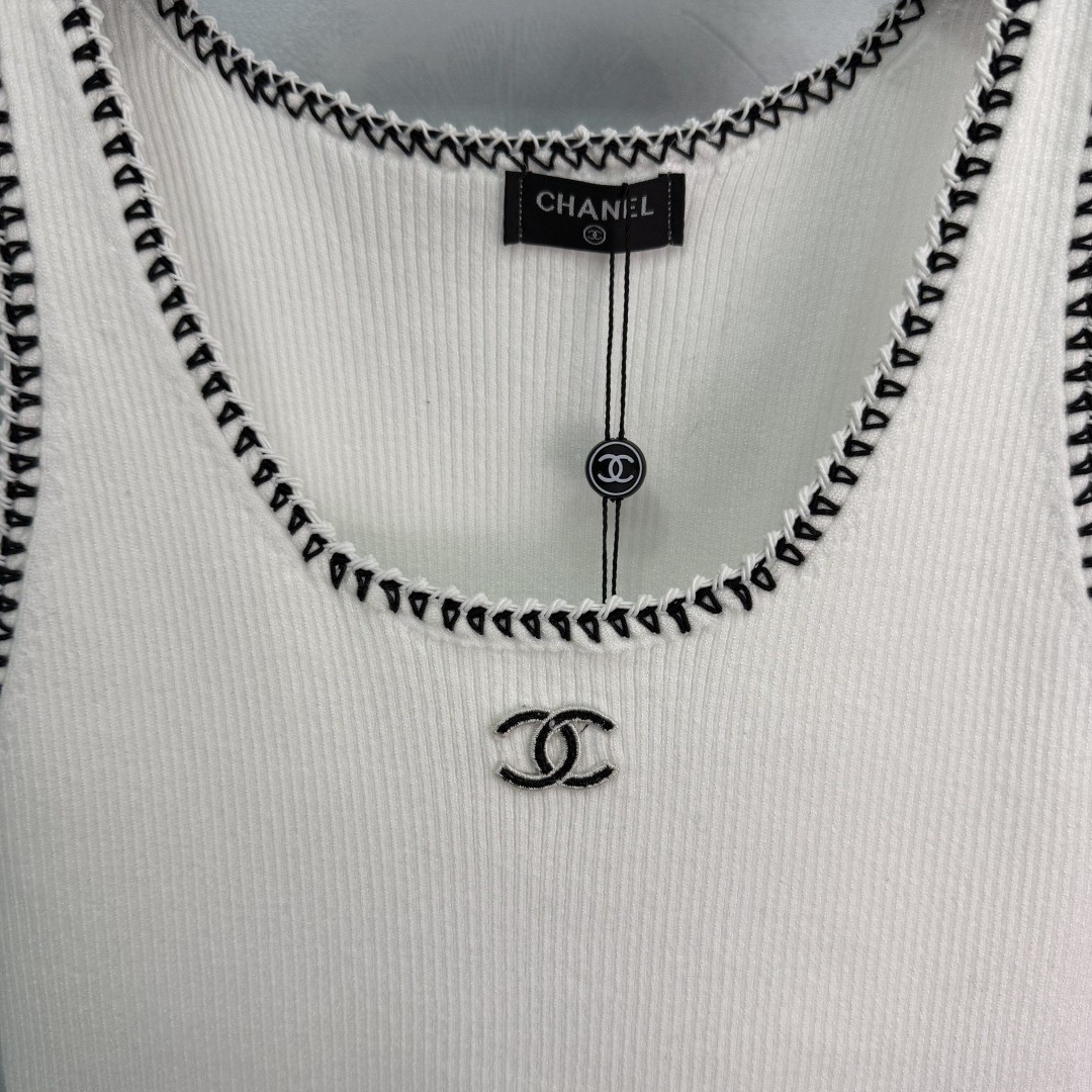 CHANE25SS knitted vest