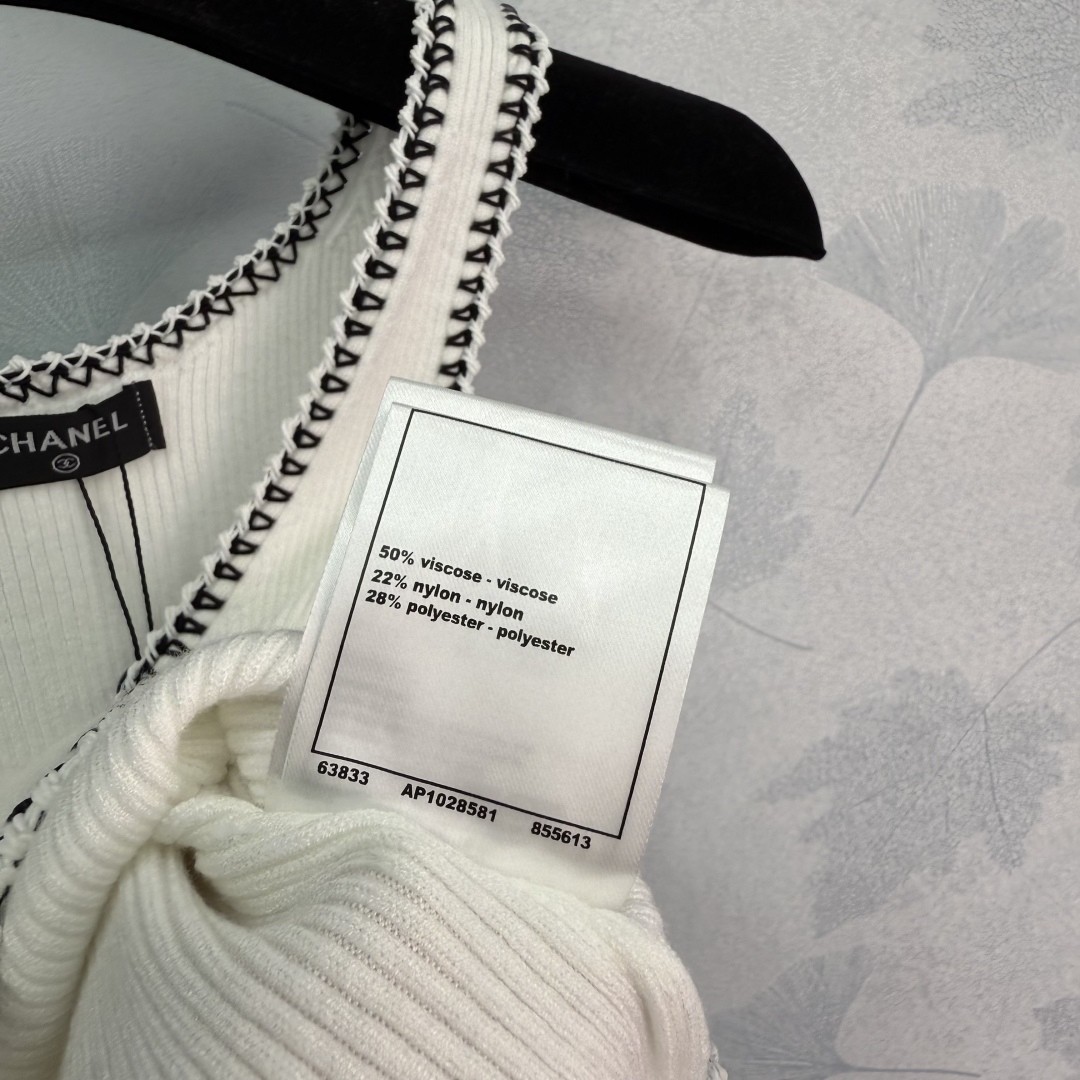 CHANE25SS knitted vest