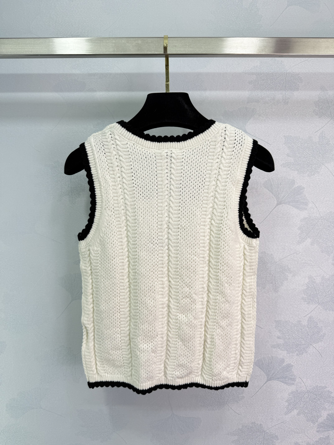 CHANE25SS colour-blocked lace knit vest