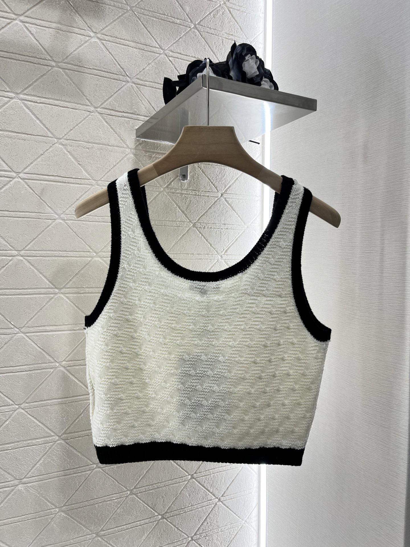 CHANE25SS Slim Fit Knit Vest