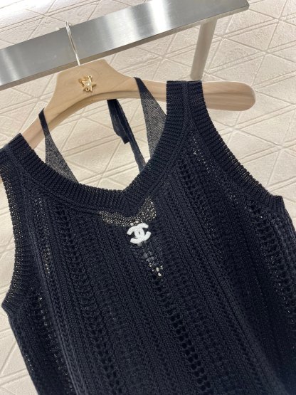 CHANE25SS Cutout False Two Piece Neck Knit Tank Top
