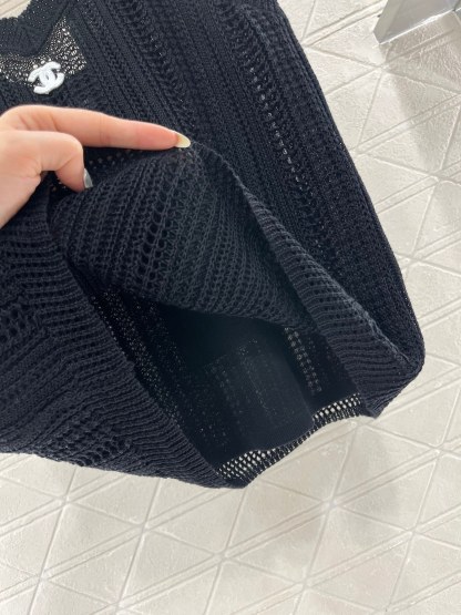 CHANE25SS Cutout False Two Piece Neck Knit Tank Top