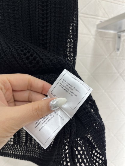 CHANE25SS Cutout False Two Piece Neck Knit Tank Top