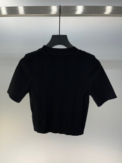 LOE Embroidered Logo Short Sleeve Knit Top