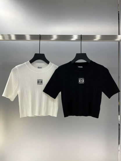 LOE Embroidered Logo Short Sleeve Knit Top
