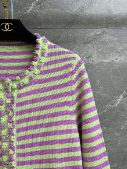 CHANE25SS Colorblocked Striped Cardigan