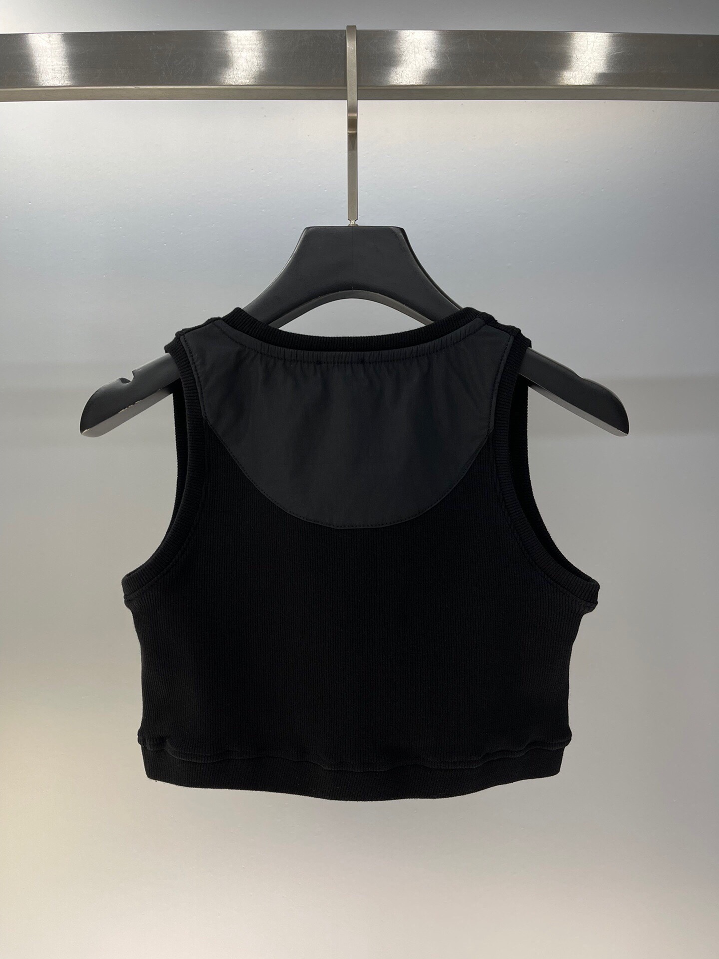 LOE Embroidered Logo Short Vest