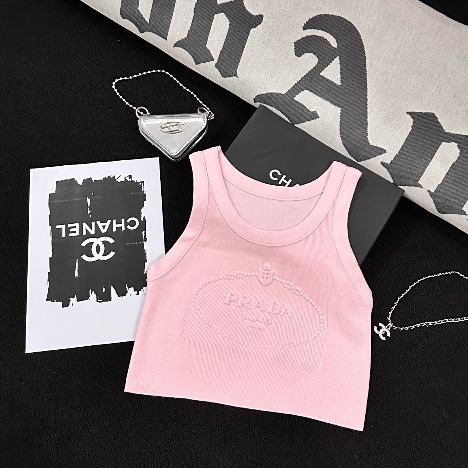 PRAD25SS Solid Color Crew Neck Letter Embossed Knit Tank Top