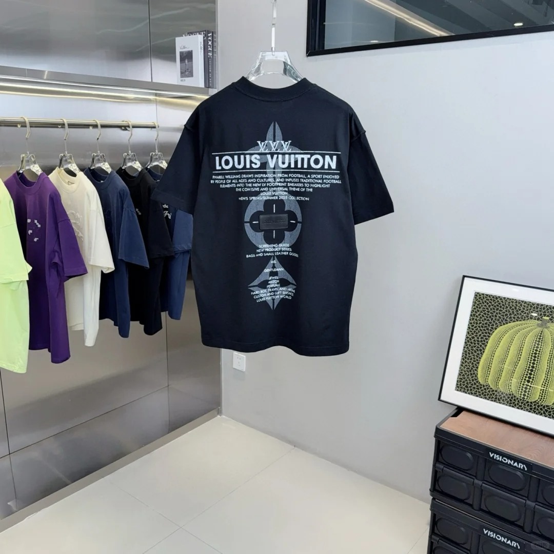Louis Vuit25SS Printed Leather Label Reverse Sleeve T-Shirt