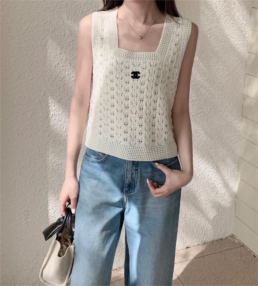 CHANE25SS Openwork Floral Knit Vest