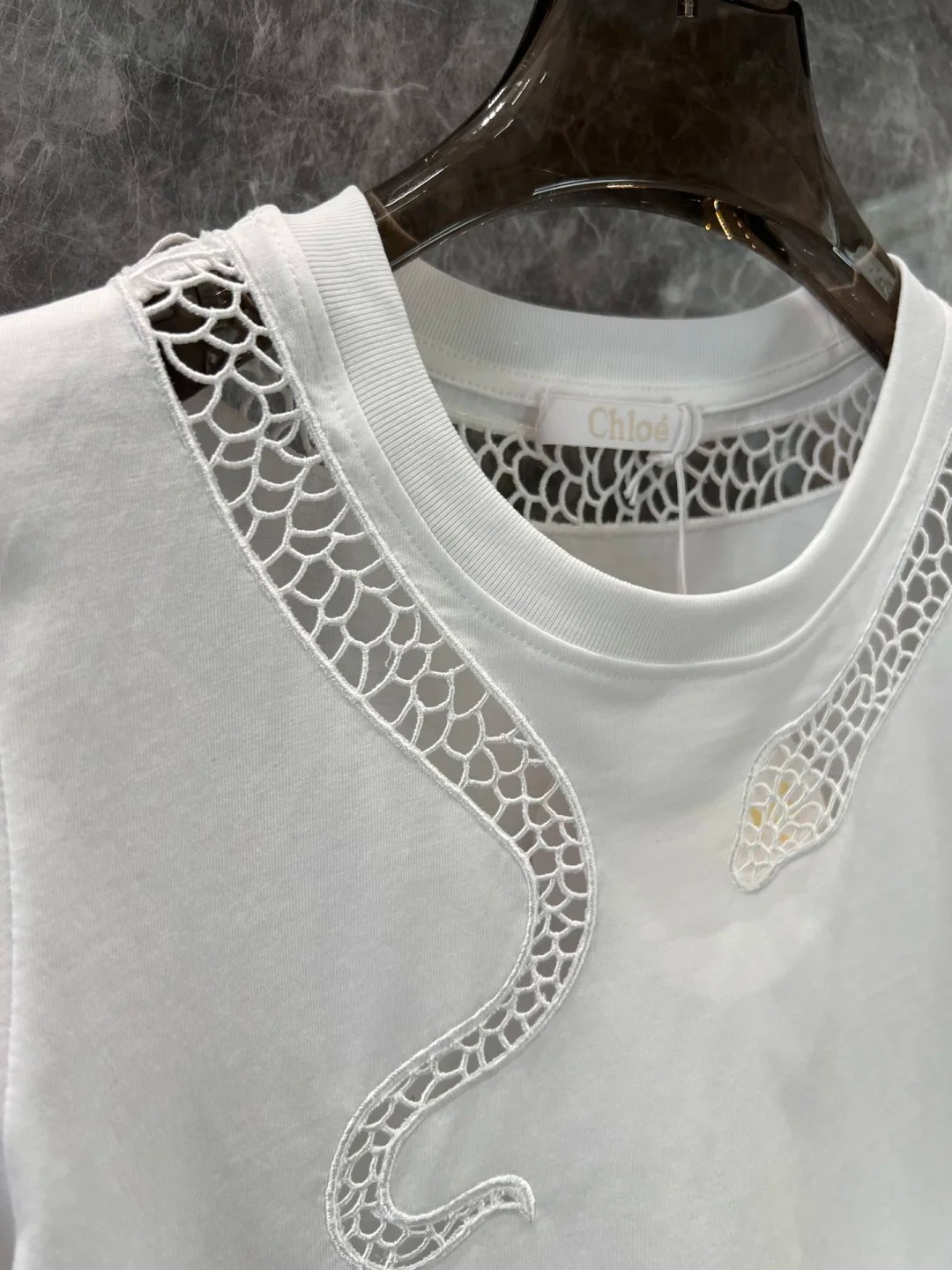 CHLO25SS White Snake Print Crew Neck T-Shirt