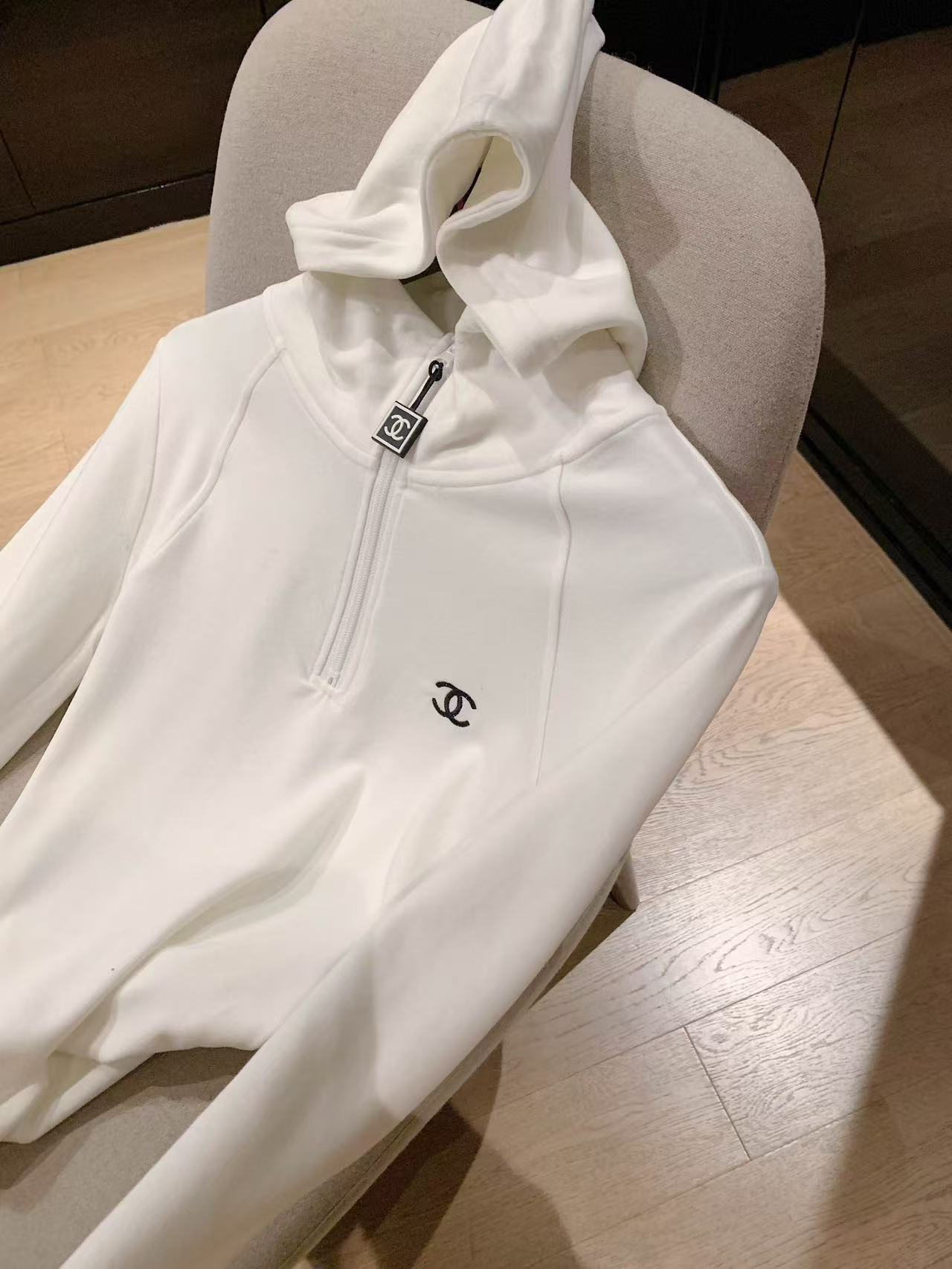 CC Zipper and fleece hooded long sleeved base shirt