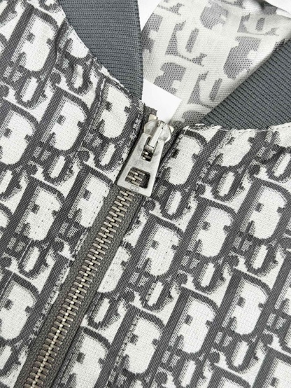 DOR Slim fit presbyopia dress