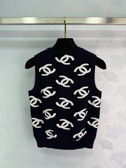 CHANE25SS Double C Crew Neck Knit Vest
