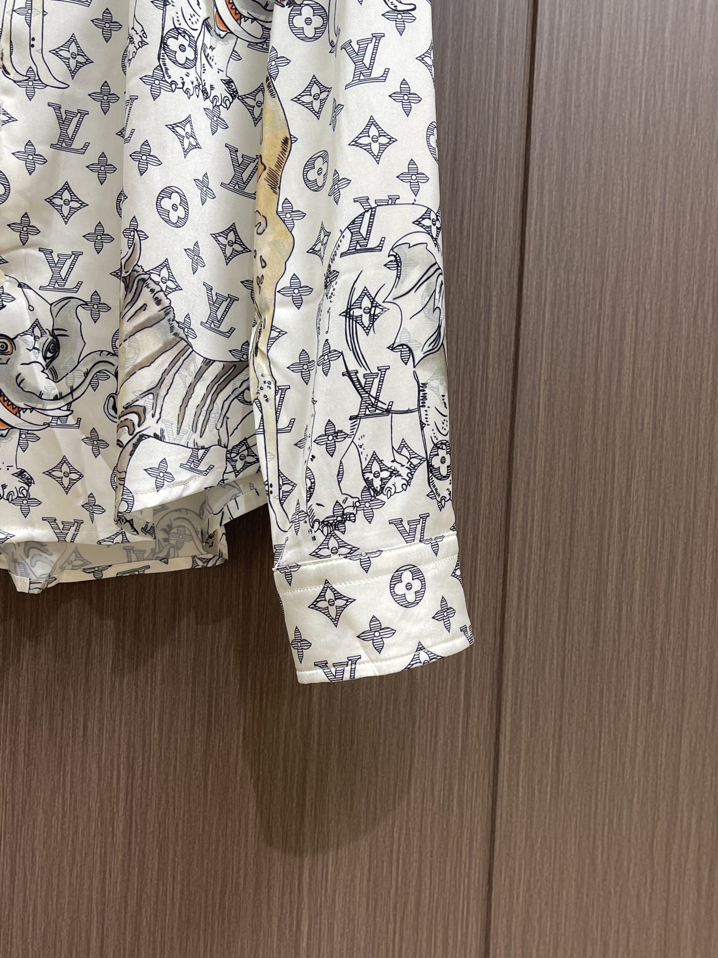 LU25SS Old Flower Animal Shirt