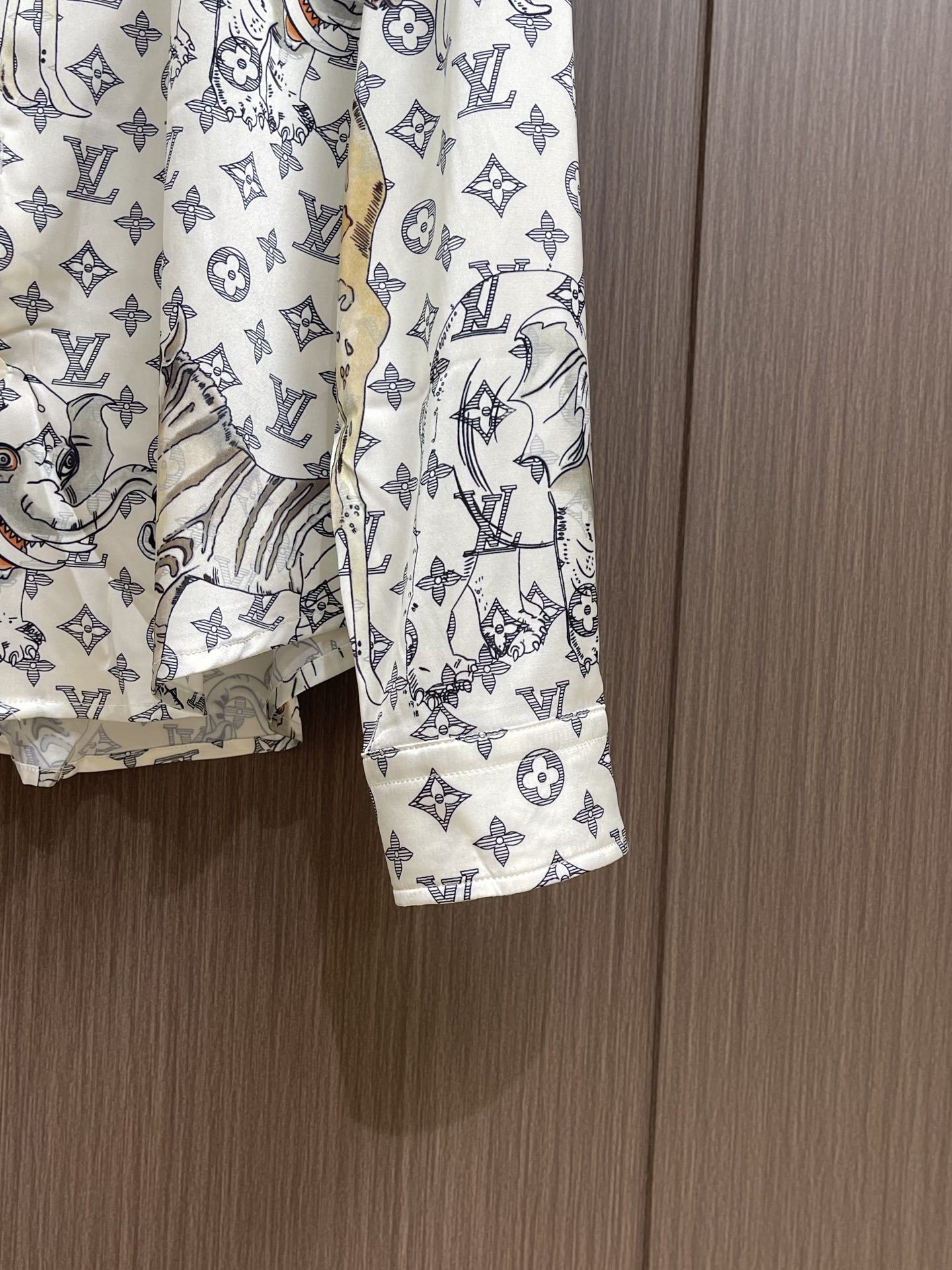 LU25SS Old Flower Animal Shirt