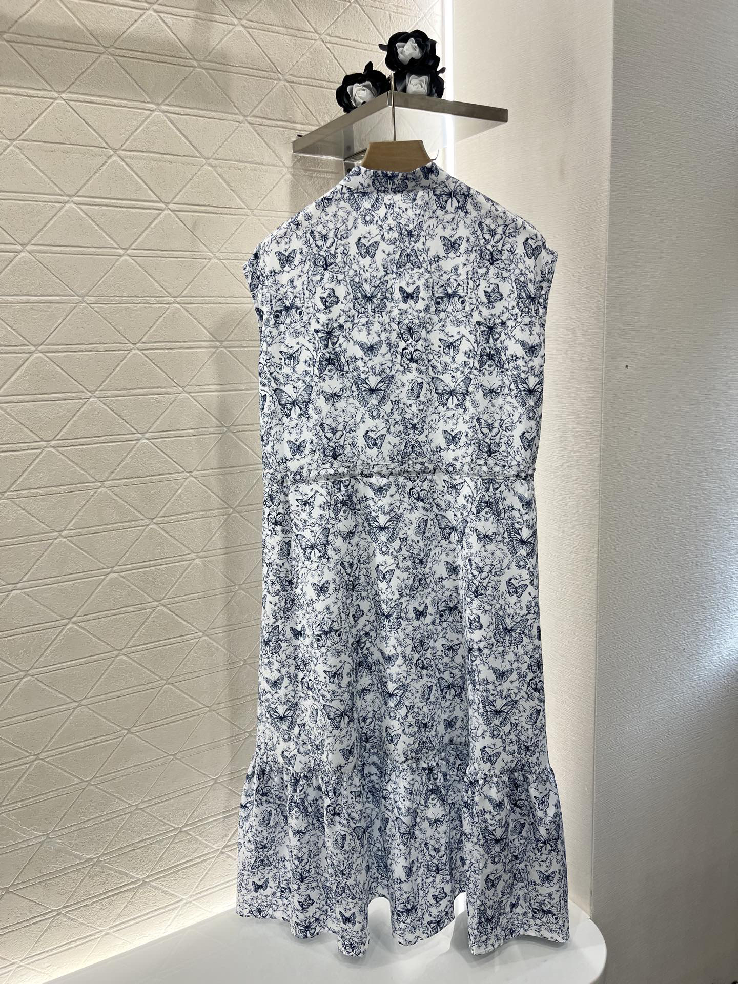 DIO25SS Sleeveless Printed Drawstring Dress