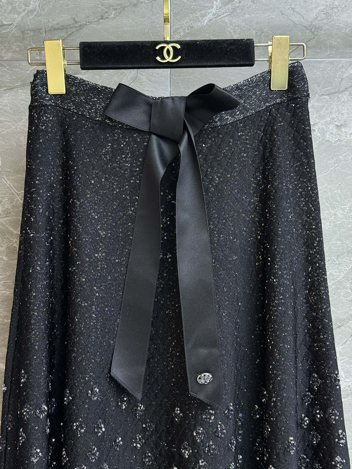 CHANE25SS bow sequin half skirt