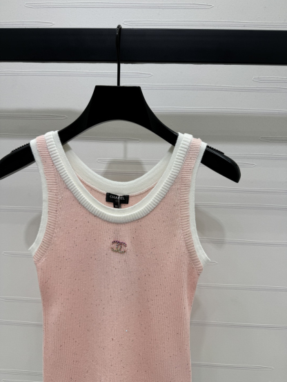 CHANE25SS Sequin Knit Vest