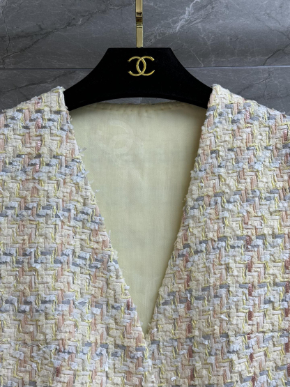 CHANE25SS yellow tweed vest