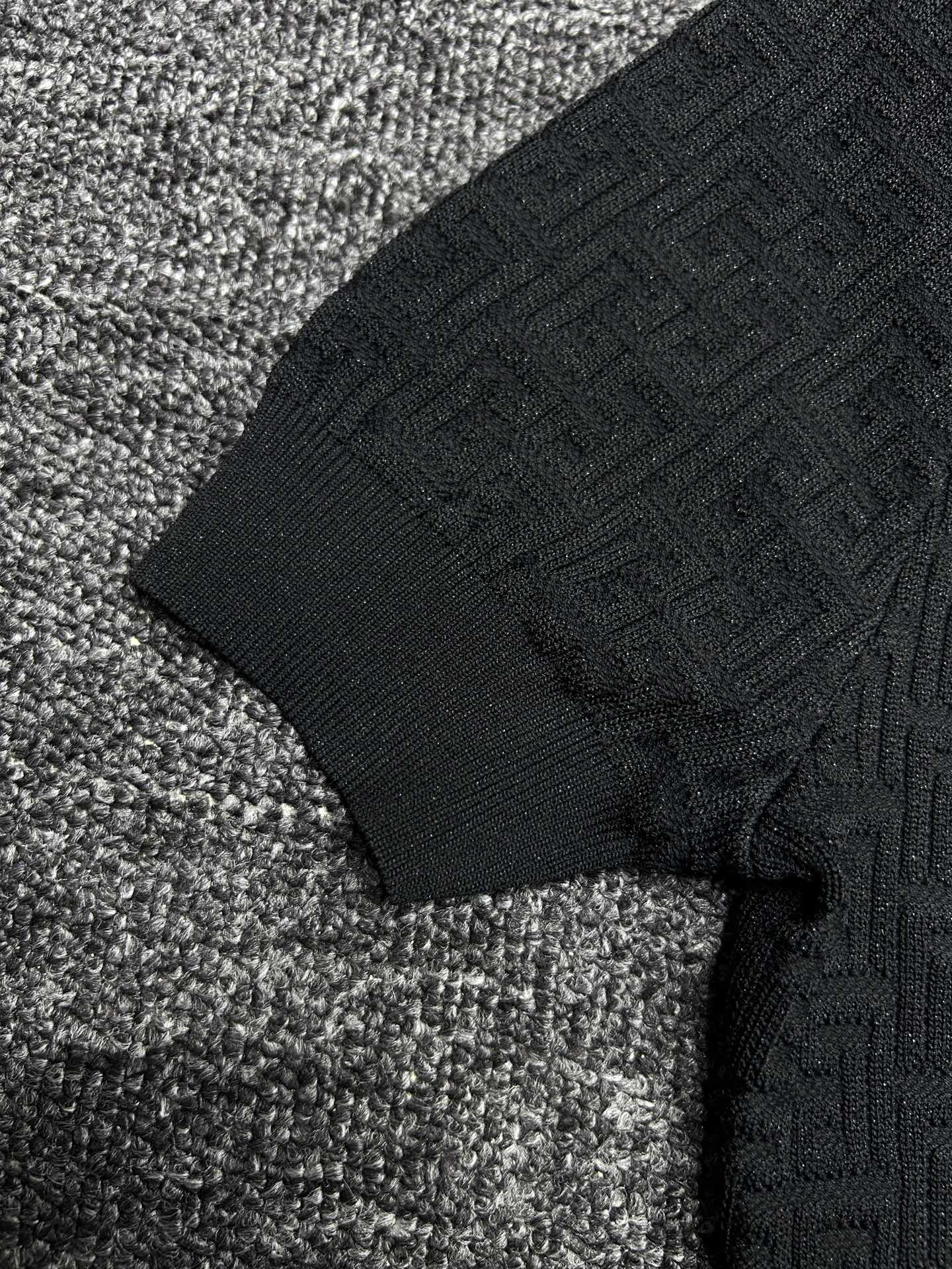 BAL Gold Thread Jacquard Round Neck Short Sleeve Cardigan