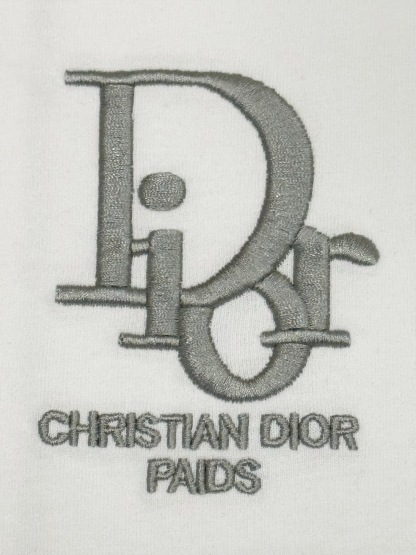 DD Embroidered large logo T-shirt on the back