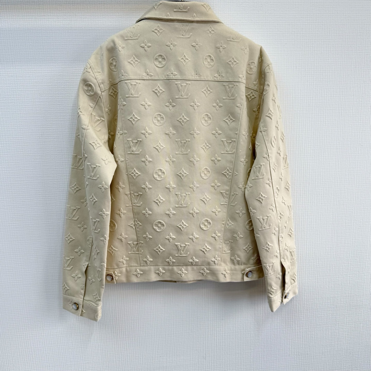 1V Embossed logo printed denim jacket