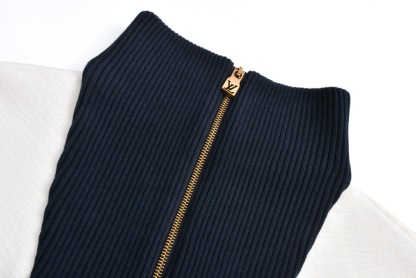 1V Stand up collar color blocked zipper sweater jacket