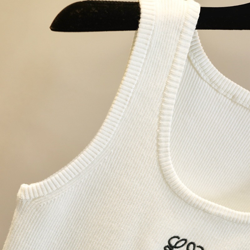 LEW Small embroidered vest