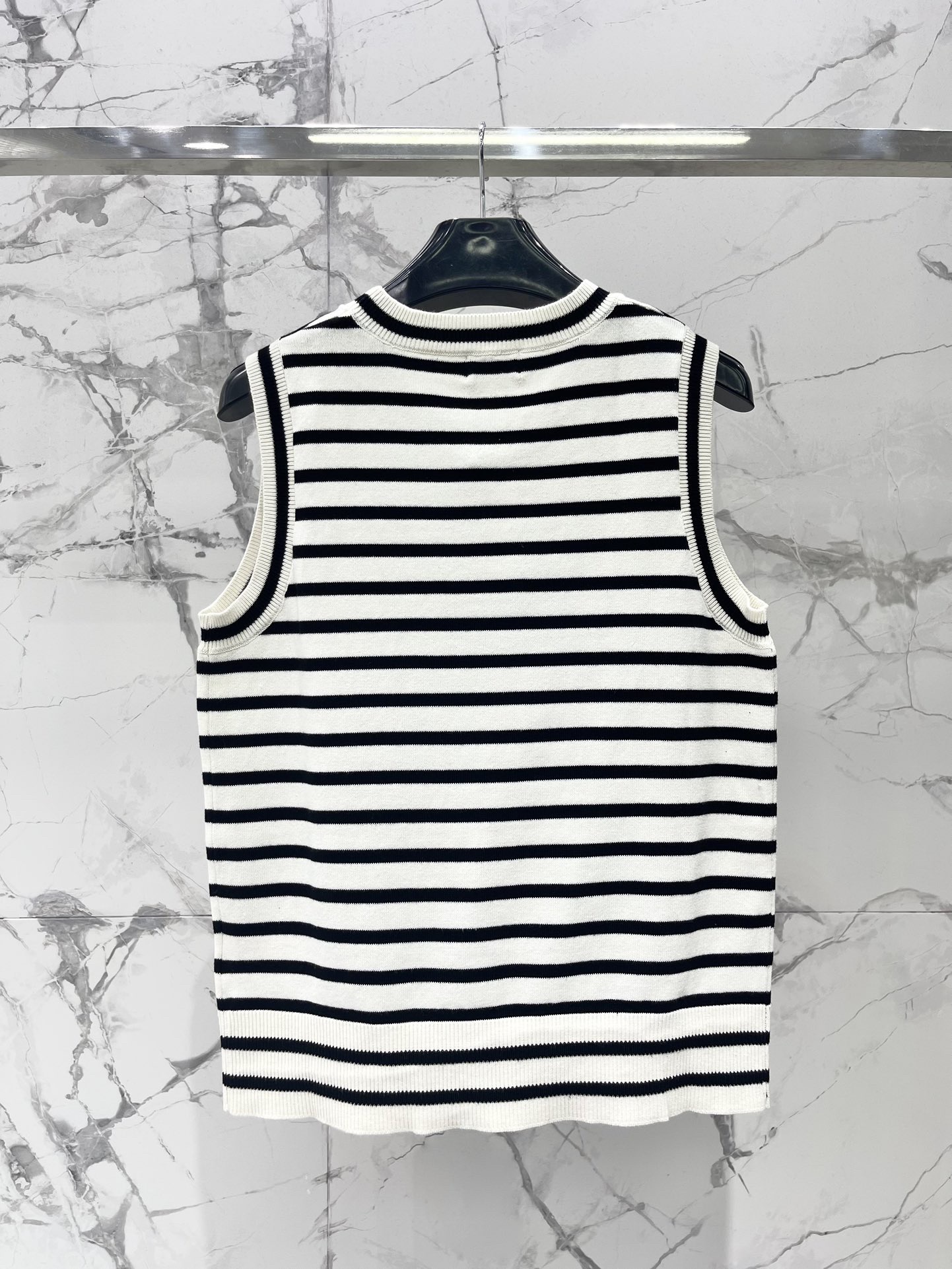 CLIN 25SS Tank tops