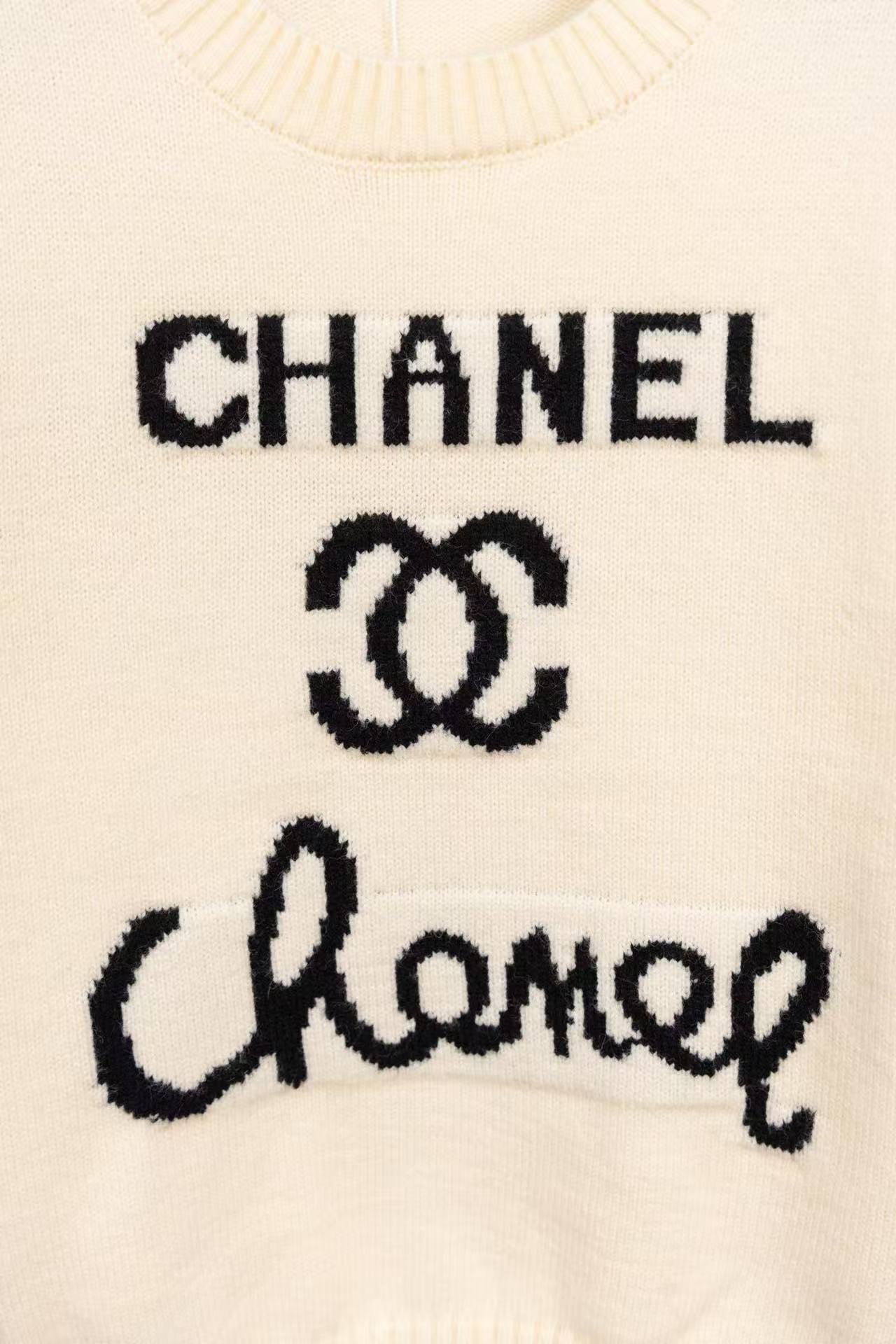 CC Knitted letter logo round neck sweater