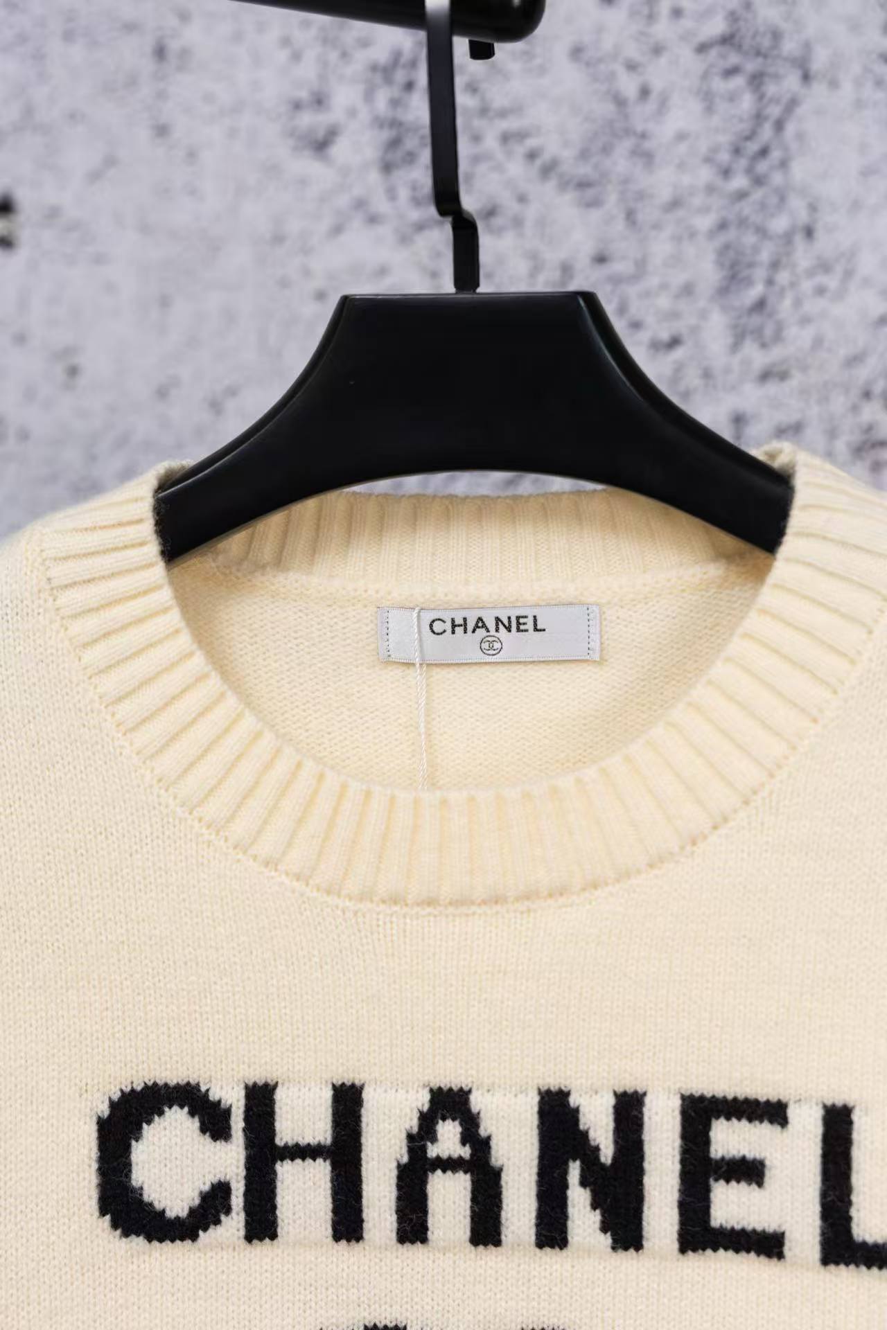 CC Knitted letter logo round neck sweater