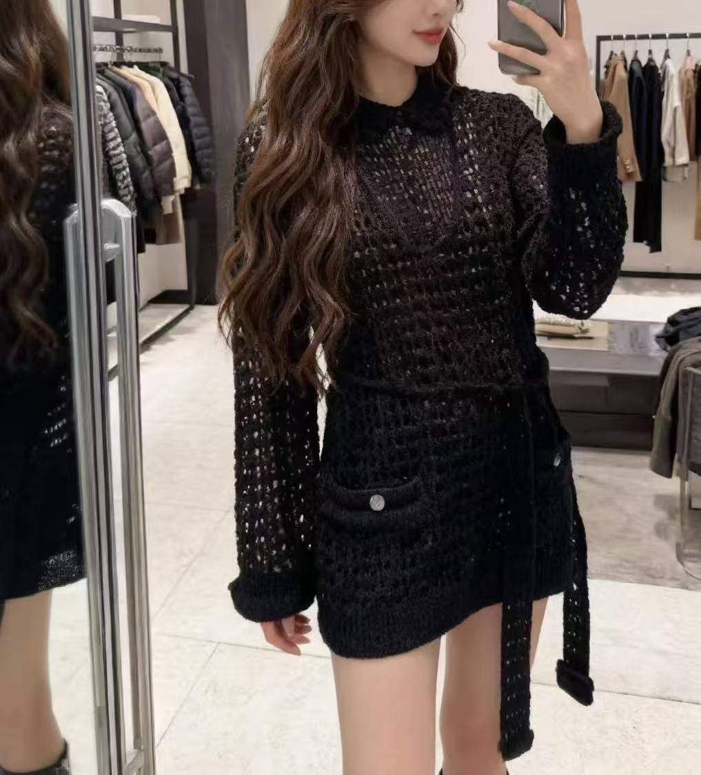 CC 26SS   Hollow knit doll collar top