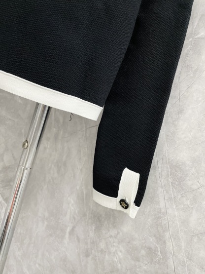 DI 2025SS Color blocked pocket knit sweater