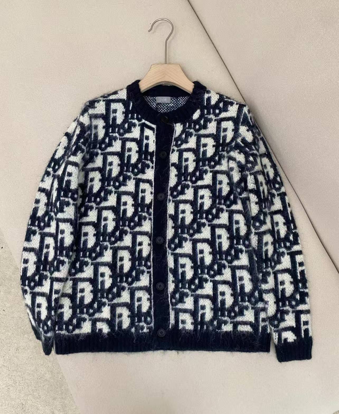 CD Vintage mare fur sweater jacket