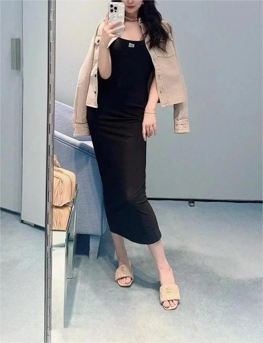 MIU25SS Slim and skinny halter dress