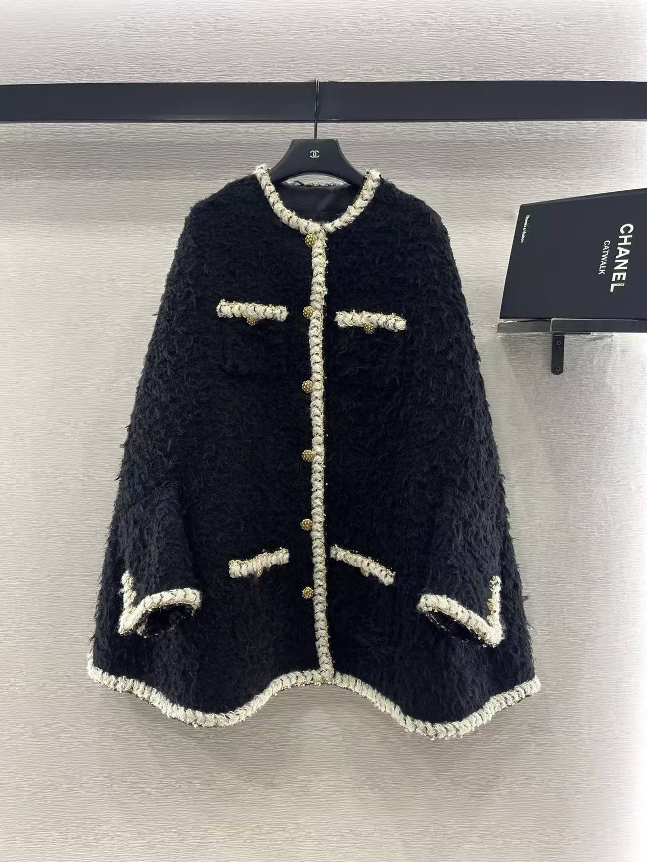 CC 25SS Medium length cloak jacket