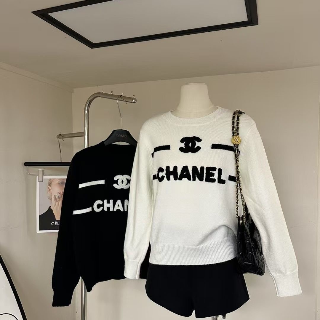 CC Classic embroidered LOGO sweater in black and white