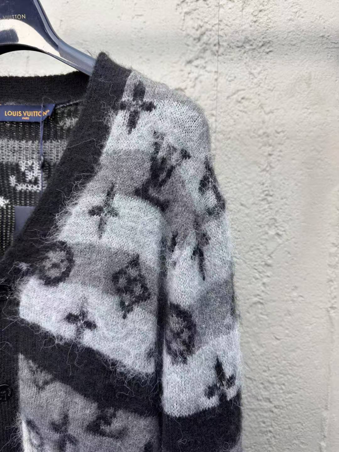 25SS 1VMohair cardigan