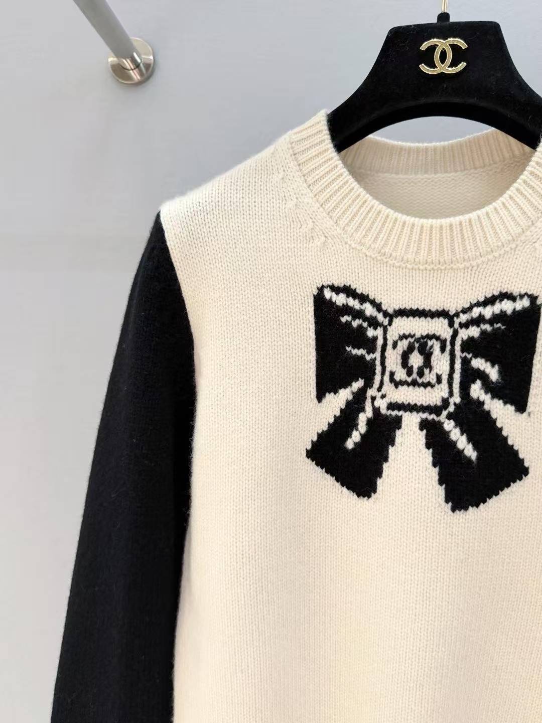 CC 25SS  Ski Season Series Double C Bow Knitted Shirt